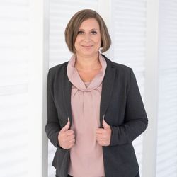Jennifer Beuth