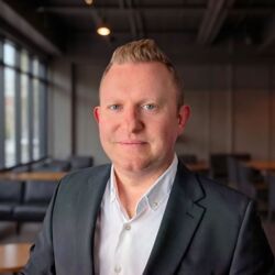 Dr. Oliver Zuchowski